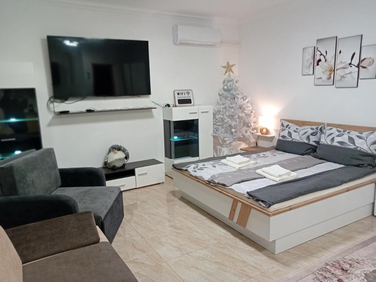 Hangjegy Apartman Debreţin Exterior foto